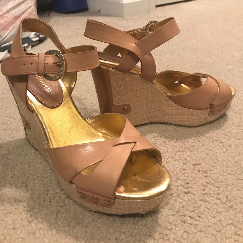 Audrey Brooke Light Tan Wedges